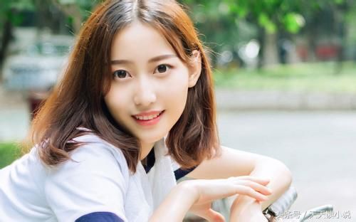 “军长，外头谣传我们有一腿”“太太，我们得坐实这个谣言”