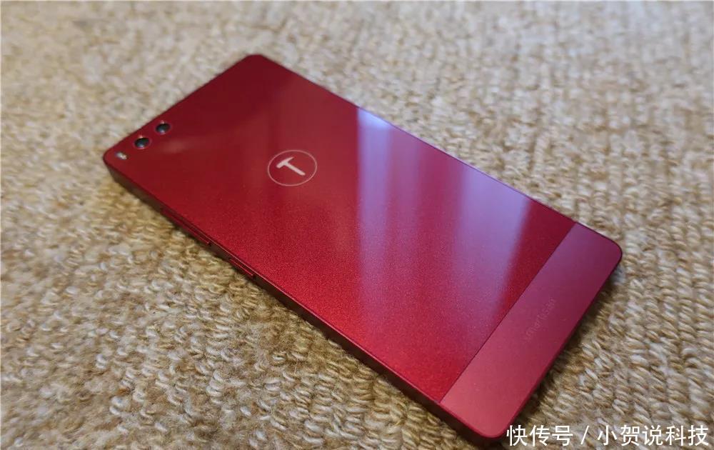 老罗怒怂苹果! 这款巨屏便携手机你怎么看?!