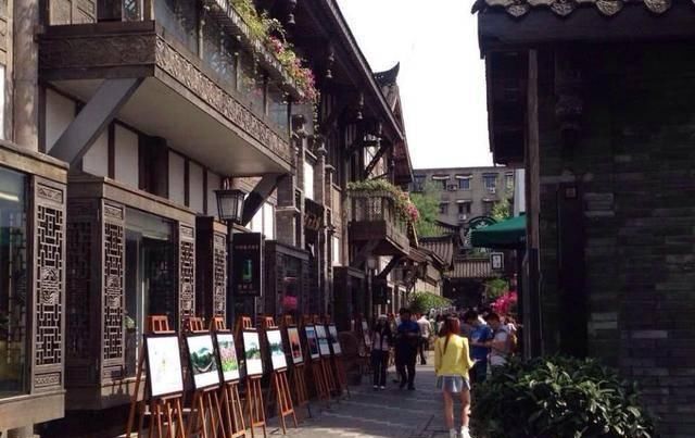 成都也出现“坑人”景区?接连曝出负面声音,游客的评价却很中肯