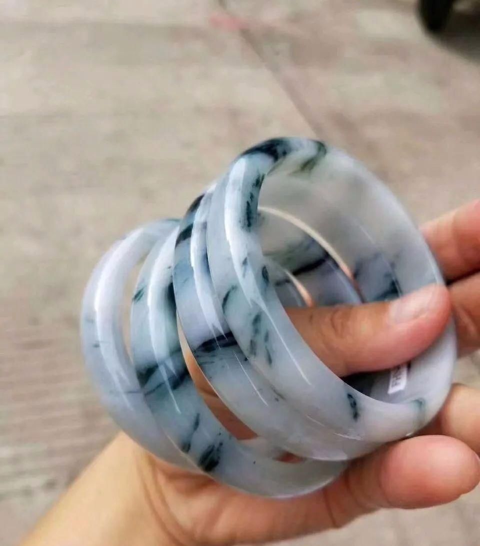 螨虫还:头发上有螨虫的人: 出现四个迹象, 很遗憾, 你已经被脱发“预定”