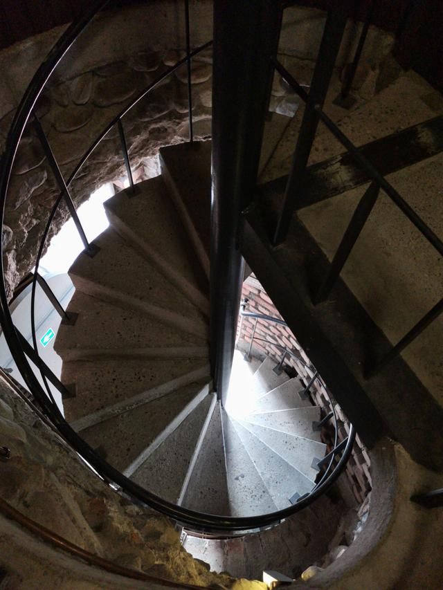 立陶宛旧都神秘老城堡 充满离奇传闻 官宣：地底有人