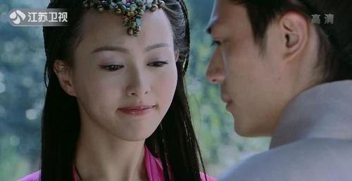 看看紫萱戴过的额饰,一个比一个精致,就知道现在古装剧有多敷衍