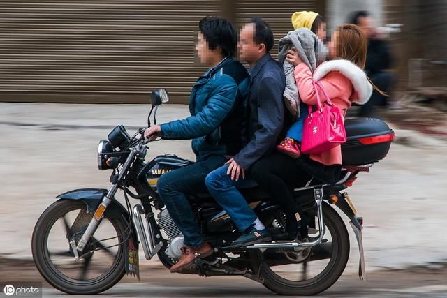 农村摩托车以旧换新，看似农民占了便宜，其实却是上了“套”