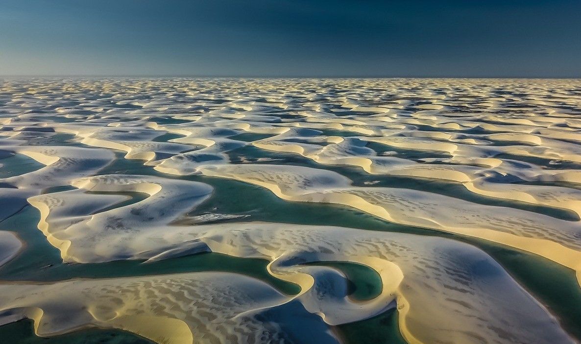 全球最美假沙漠:百里沙漠存千湖，任意角度都让人感觉窒息之美