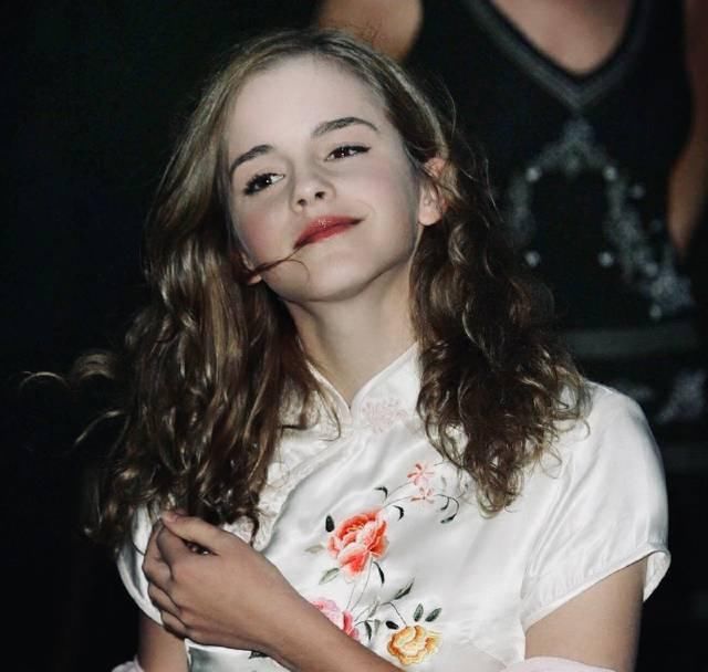 沃特森■外国人不适合穿旗袍艾玛沃特森却穿出了别样的风情,让人惊艳