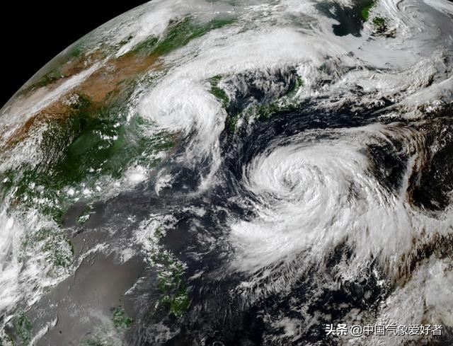 吓人！台风罗莎成“巨眼怪”，巨大风眼直径上百公里！或对准日本