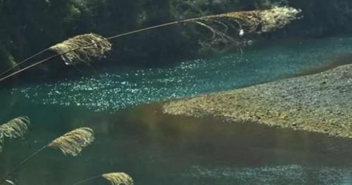 低调的恩施，纯粹的山水之景，土家汉子辟出14公里绝壁天路