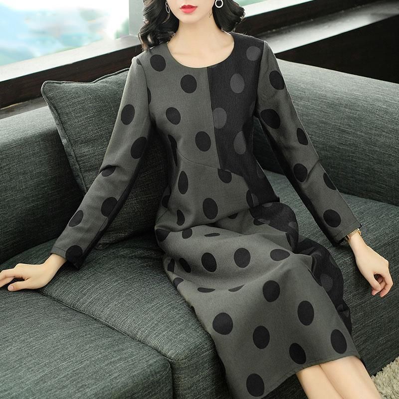 不骗你，大牌”欧货“秋裙，高贵又显嫩，初秋这样穿，想不美都难