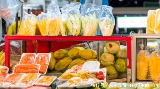 中国游客去泰国,看到夜市“中文提示牌”!游客:再也不来了