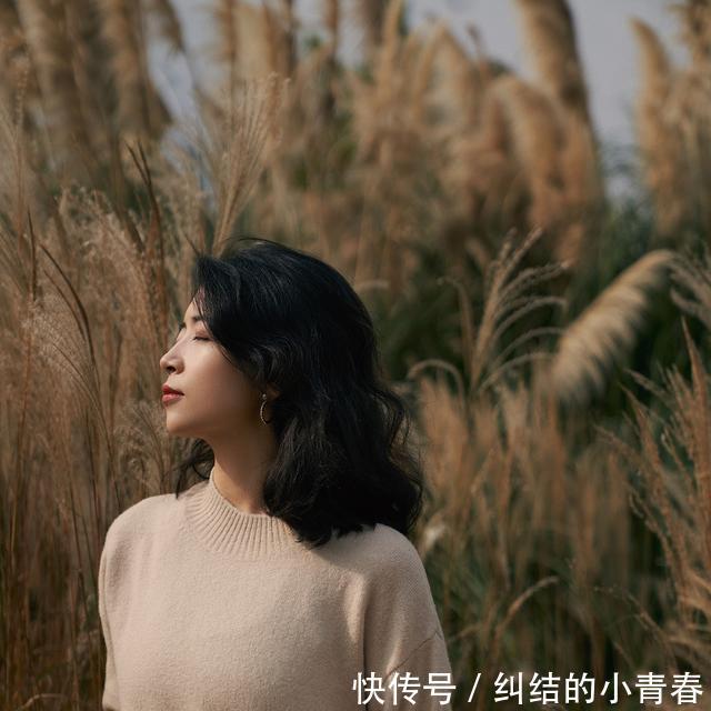 『博主』毛衣下面别配阔腿裤了,学学三木博主这几种搭法,闭着眼照穿就行