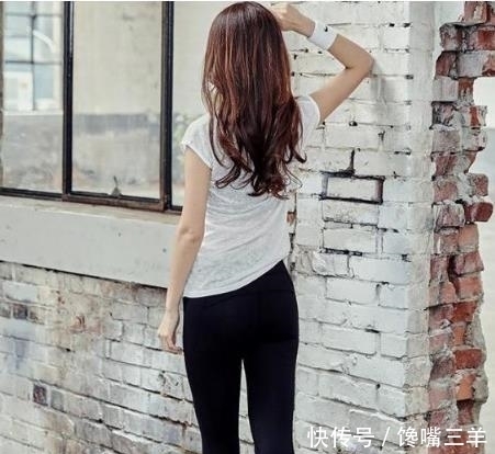气质|街拍:性感紧身打底裤小姐姐,还能体现不一样的青春气质