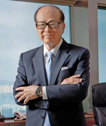 真正的中国隐形首富：这个90岁的老头，身价竟然超过了李嘉诚？