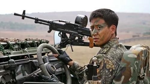 「镜头」他是知名老演员,带红王宝强,因挡住小鲜肉镜头被一把推倒在地