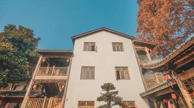 小小一座城，连地级市都不是，却有着两千年历史和诗画般的乡村