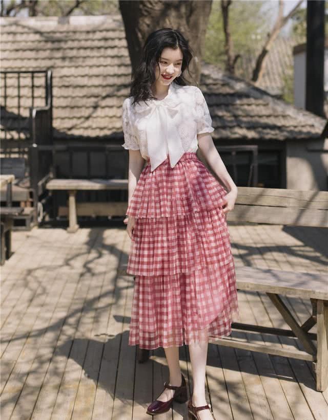  『纤细曲线』今年春夏一定不要错过这款“法式衬衫”，优雅又时髦，谁穿谁吸睛