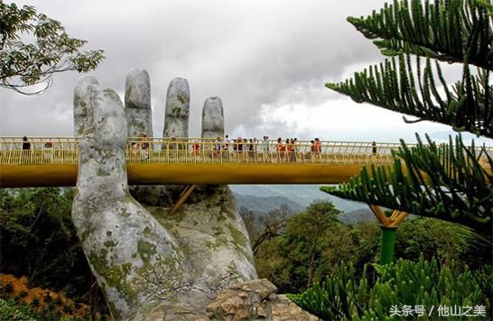 越南现身“佛手”托桥，耗费20亿元才建成，去年已吸引270万游客