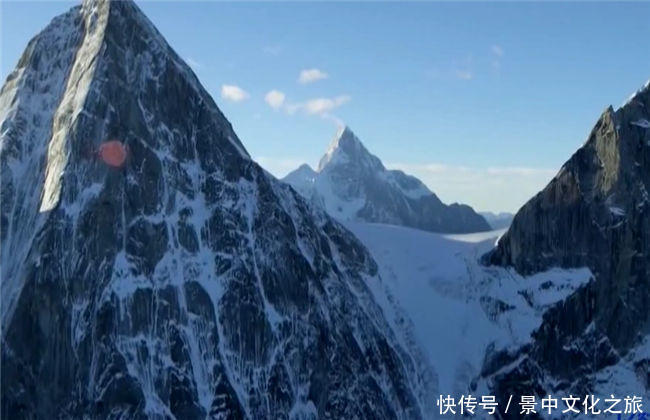 四川之旅:高空视角下的四姑娘山壮美风姿