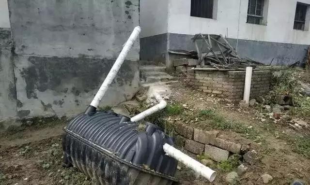  「村统一变还」农村各地改厕都给补贴多少钱？是农民自己改还是