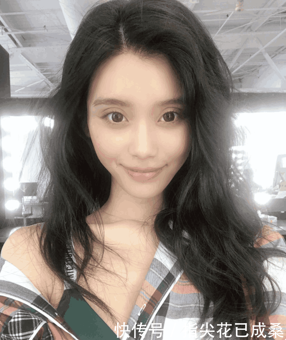 奚梦瑶遭恶搞P图, 发文回应锦鲤之说: 相信这是善意的玩笑