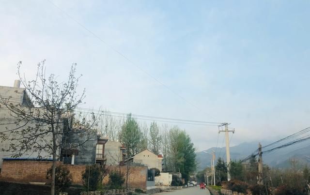  看吧：峒峪村是蓝田玉山地区最大而且最古老的村庄之一。来看看吧