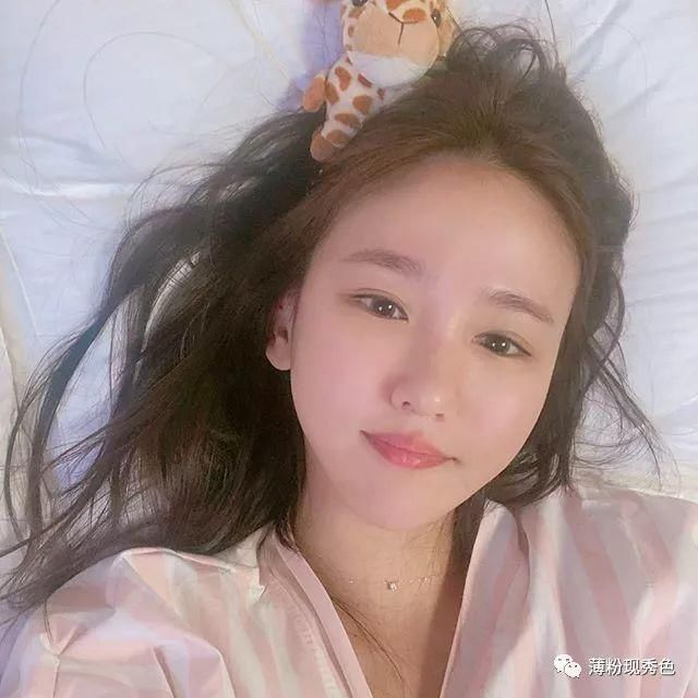 韩国美人店主Kim Pro的妖娆身段最新ins社交媒体个人照片