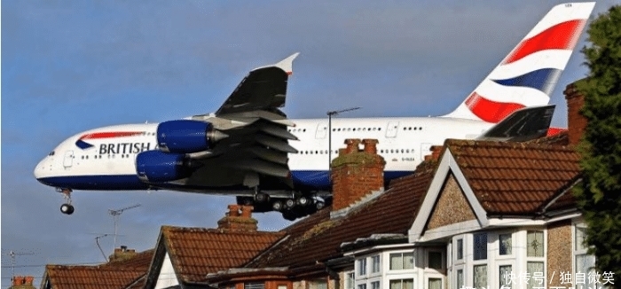 小区每天飞过1千架飞机，最低距房顶仅10米，居民怎么睡觉！