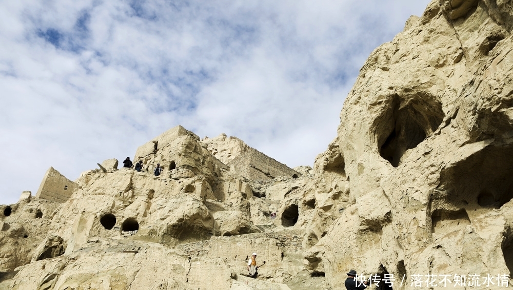 阿里的古格王朝，300年前一夜神秘消失，为什么史书里没有记载