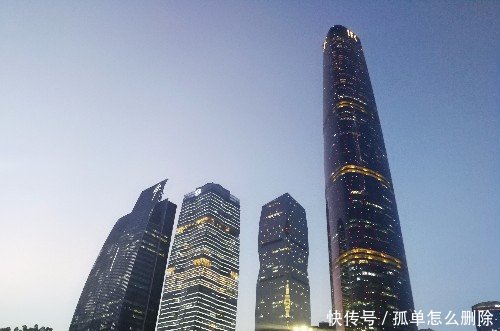 中国十大高温城市，8个在新疆，1个在广东，1个是旅游网红地