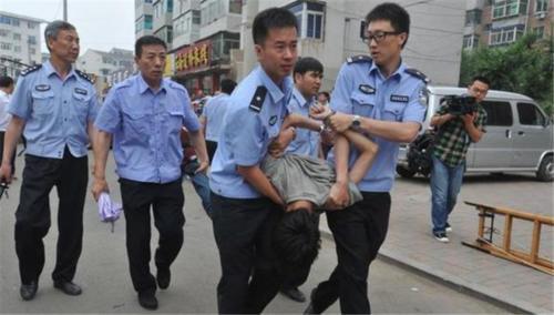  【发话】农村扶贫基金也敢吞？国家发话了，严查农村4种人，追回