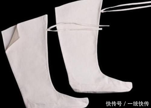  #条纹短袜#穿“长筒袜”出门算什么！今年“短袜”风潮正流行，款式多随意挑