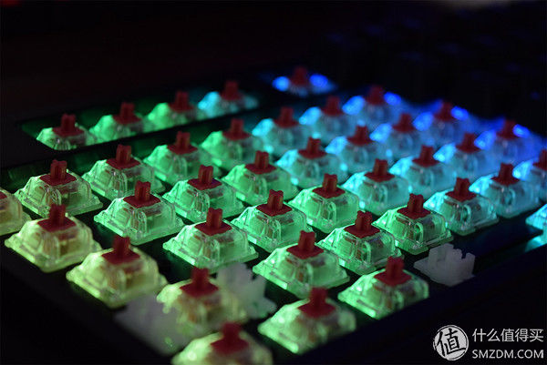 谁说机械键盘就一定吵闹?富勒G900S RGB静音红轴了解一下