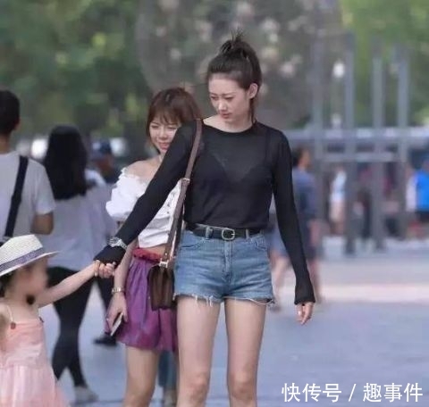 [ 时尚]美丽穿搭时髦感强，青春洋溢！，街拍美女：身材有型的小姐姐