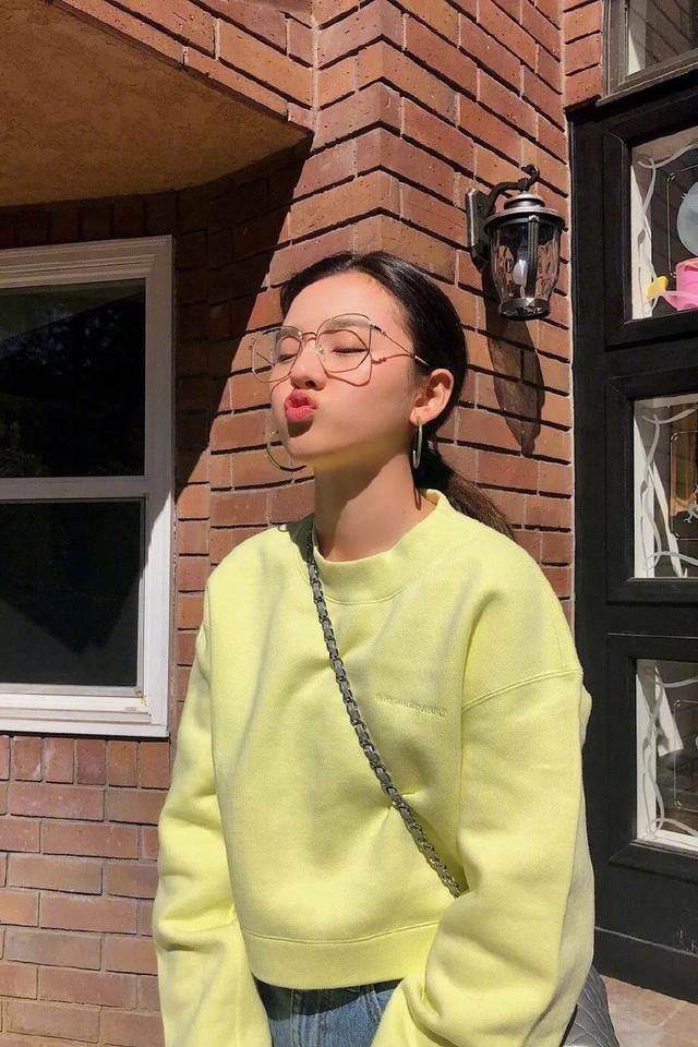  『好看』春季卫衣如何搭配才好看？我怕你看完，追着问我要链接！