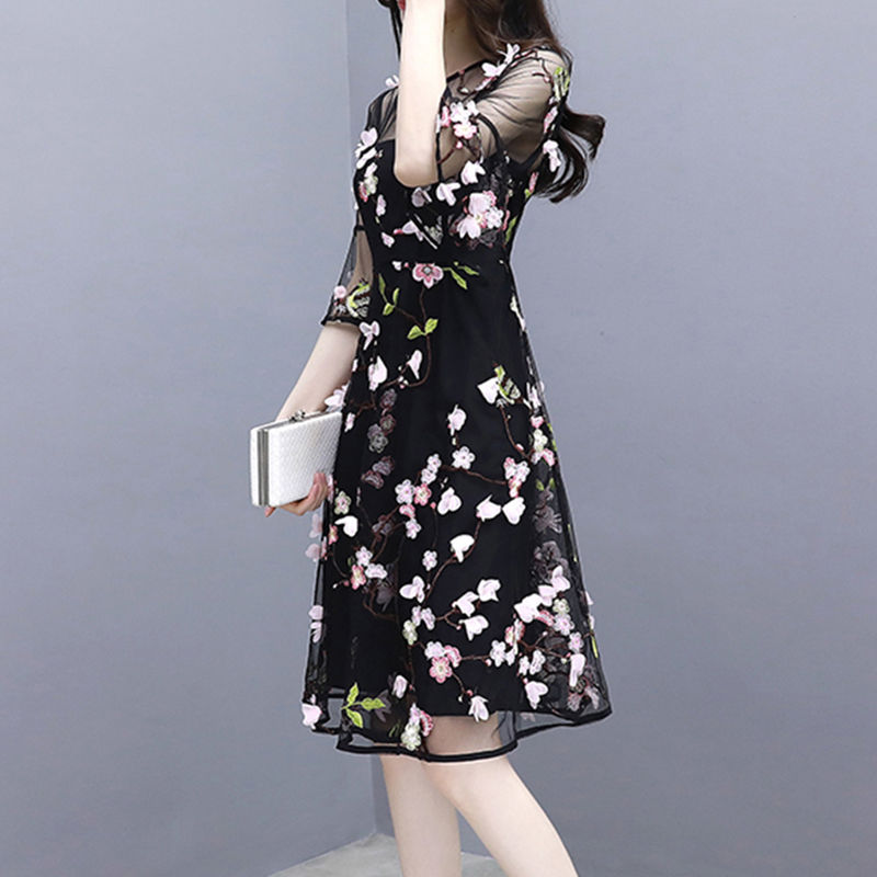 女人穿裙子要不要穿丝袜，看看下面女人就知道，时尚显瘦又漂亮