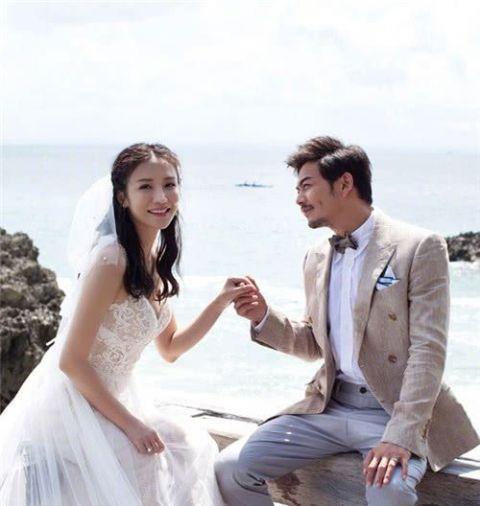 杨烁补办婚礼，见证8年爱情，网友：花童自带！