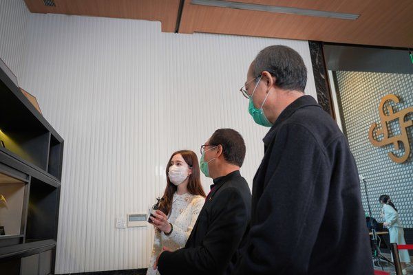  工作■抗击疫情，仲利国际接受上海电视台生活时尚频道采访