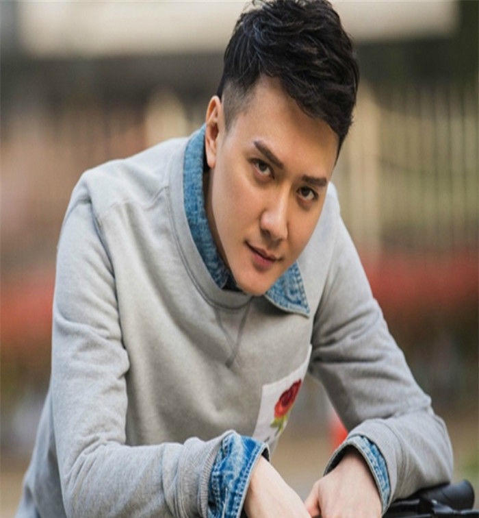 【让很多网友】又传出离婚? 赵丽颖和冯绍峰的举动太奇怪, 网友: 不可不信