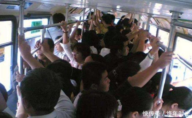 为啥公交车可以“明目张胆”超载，客车却不可以？交警说出了实情