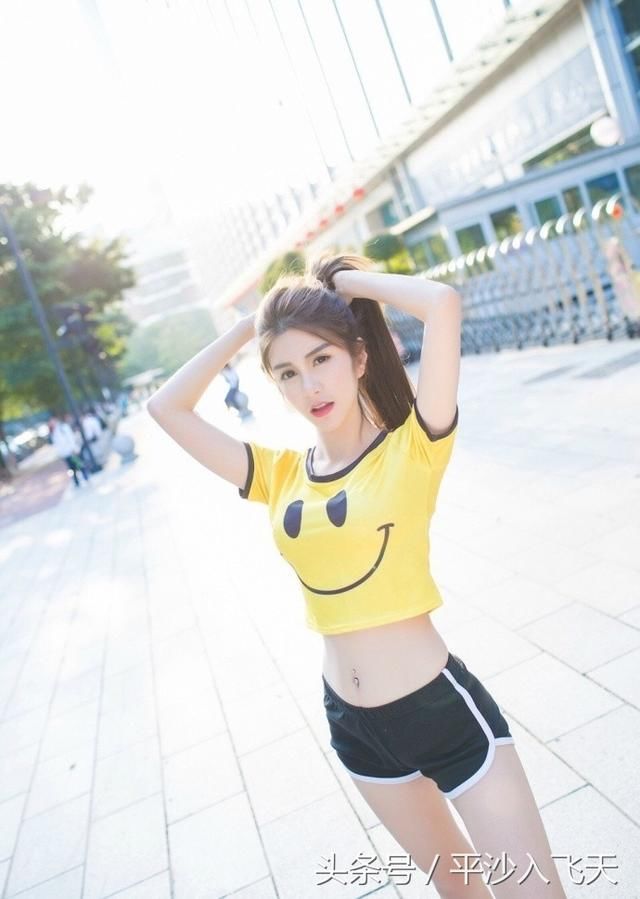 杭州街拍：生活压力大，漂亮的女人照样活出自己的精彩！