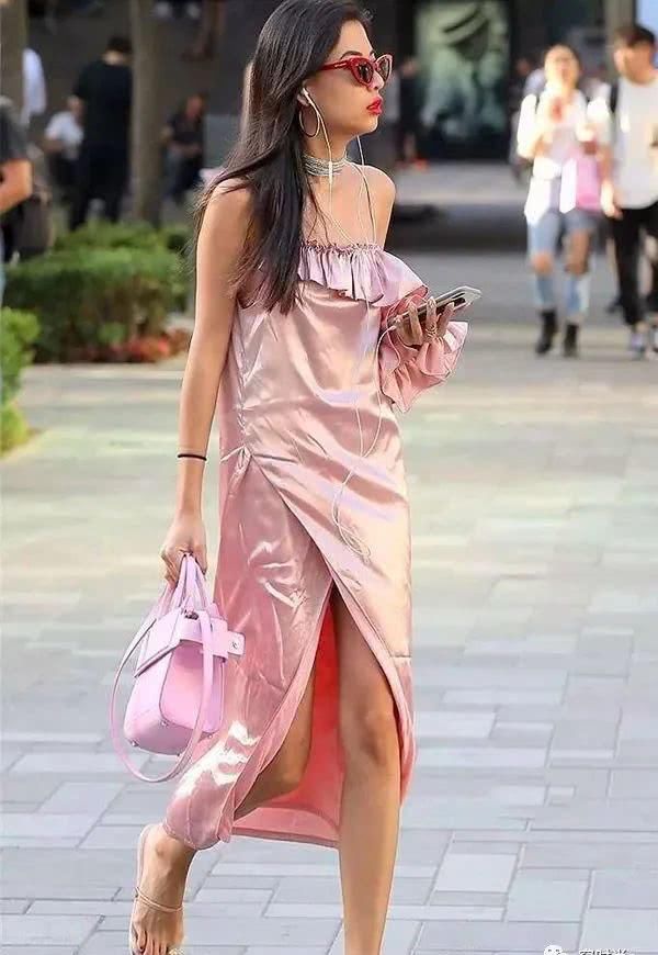  『老气』为什么感觉真丝衣服都是要老气一些？