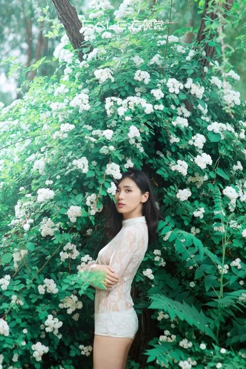 必收藏！百张女孩与花摄影作品！-右视觉十周年饕餮视觉盛宴。