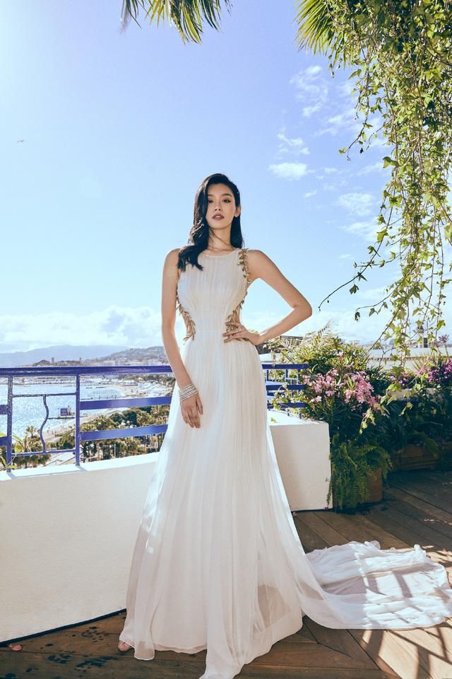 奚梦瑶免试维秘让人意外?可看了她的这些时尚LOOK只有大写的服!