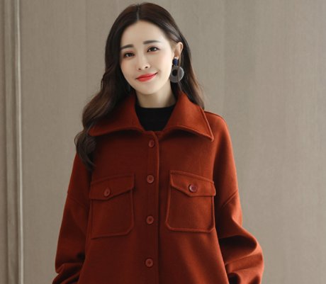 今年流行一款高档大衣:呢外套,搭配黑色打底裤,简直漂亮不像话