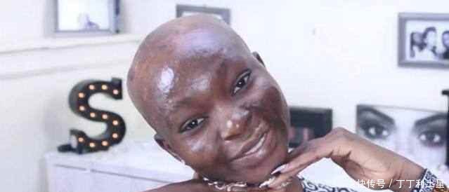 直击非洲女子化妆过程，用一盒粉刷白自己，而画完效果是这样的！