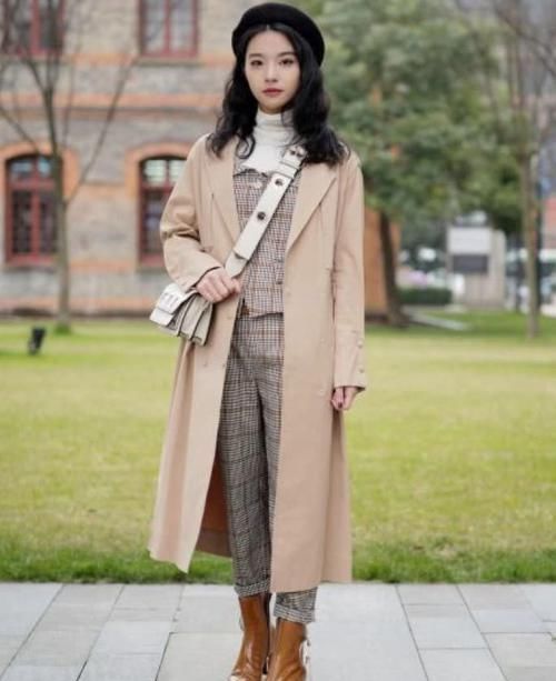  #气质#2019春季风衣搭配高跟靴爆款，美丽有气质，真心动