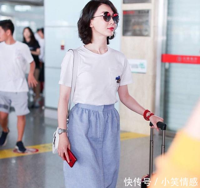 41岁陈数也太年轻了吧，一身清新装扮现身，与儿子同框竟像姐弟