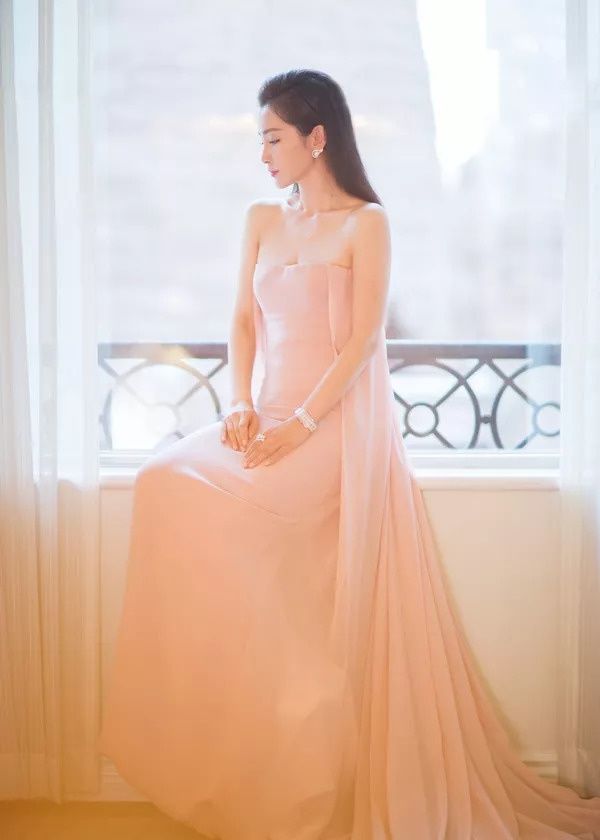 请来半个娱乐圈的Ralph Lauren大秀，到底有什么值得看?