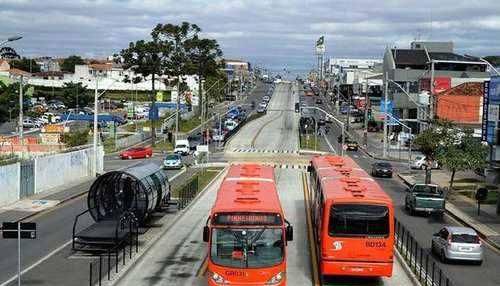  [公交车]世界上最长的公交车，整车全长30米，载客量可以跟地铁