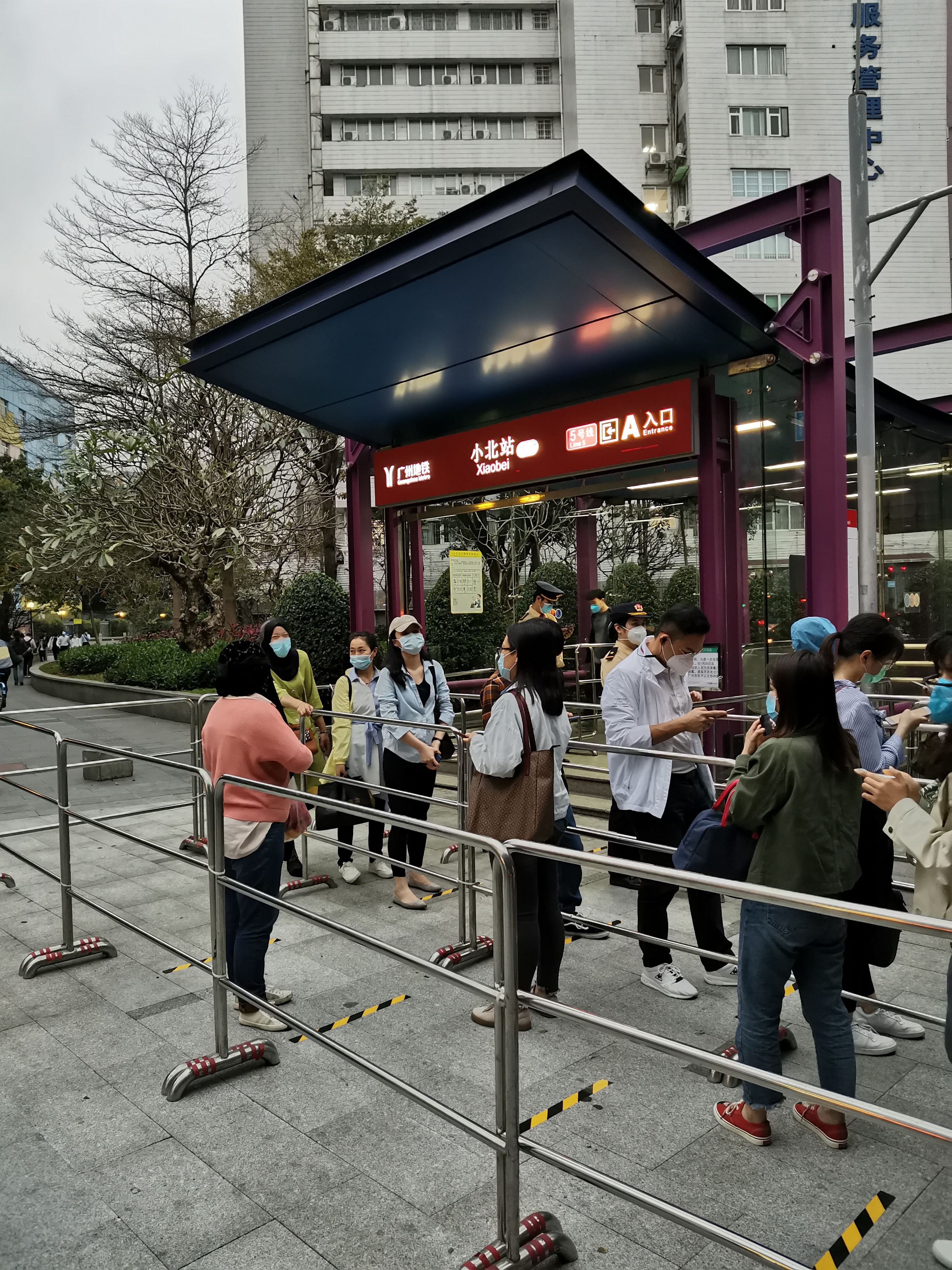  地铁：图集|地铁里的广州人