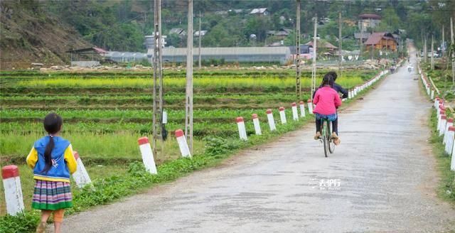 越南山村少数民族：七岁孩子照看弟弟妹妹，父母忍痛外出谋生